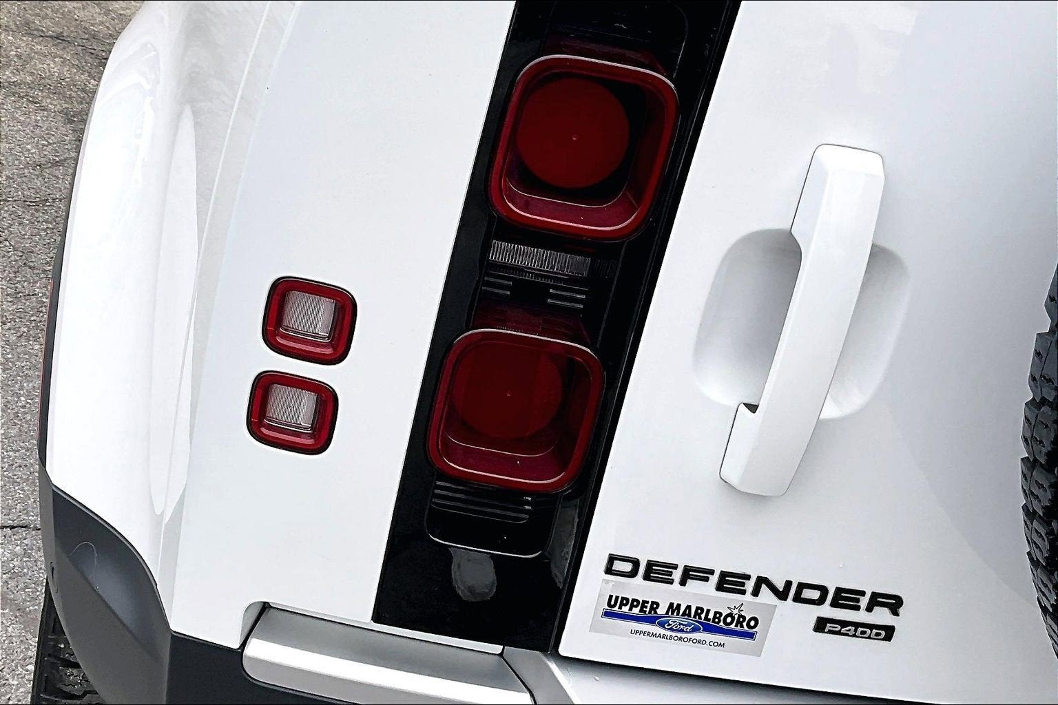 2022 Land Rover Defender SE