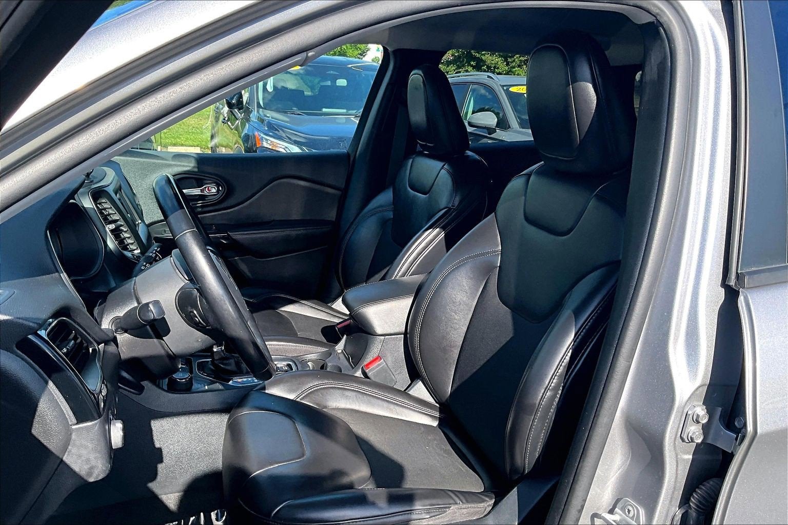 2020 Jeep Cherokee Altitude