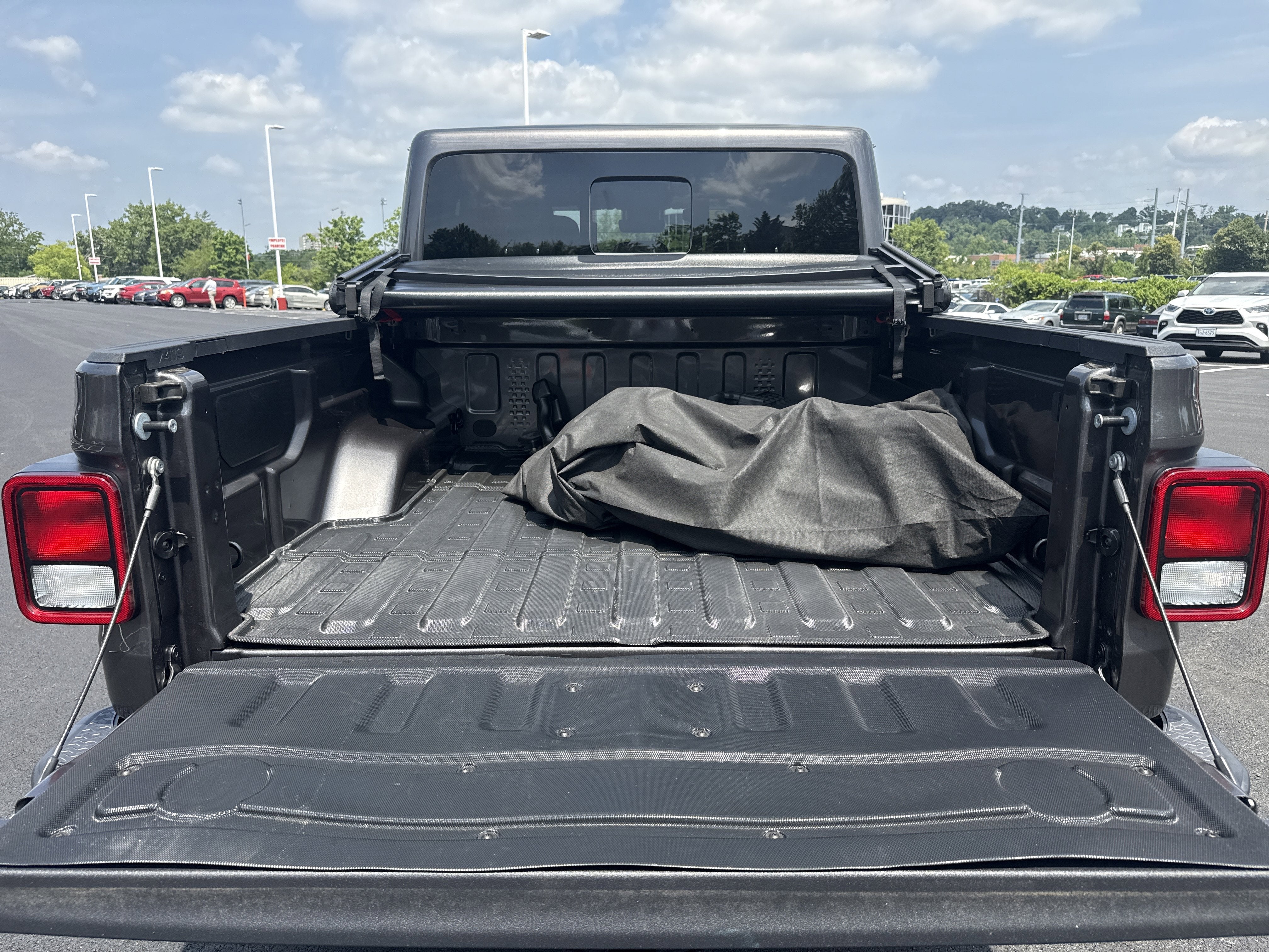 2025 Jeep Gladiator High Tide