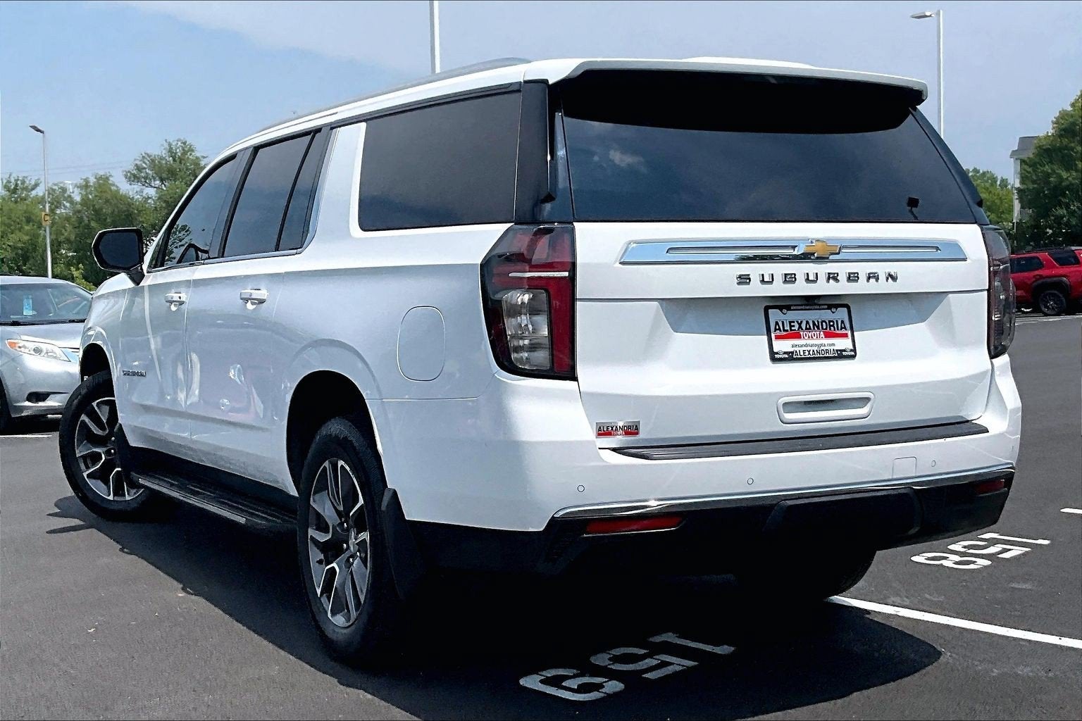 2023 Chevrolet Suburban LS