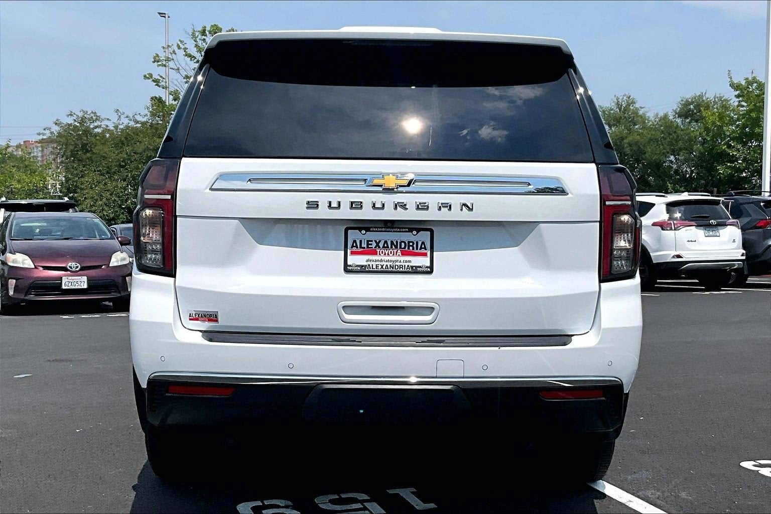 2023 Chevrolet Suburban LS