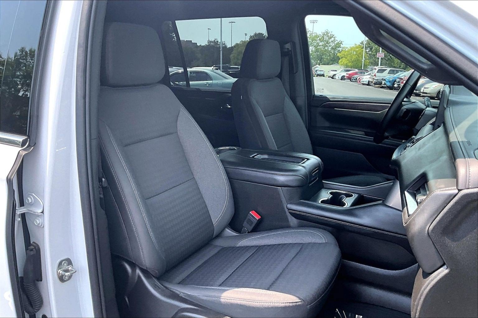 2023 Chevrolet Suburban LS