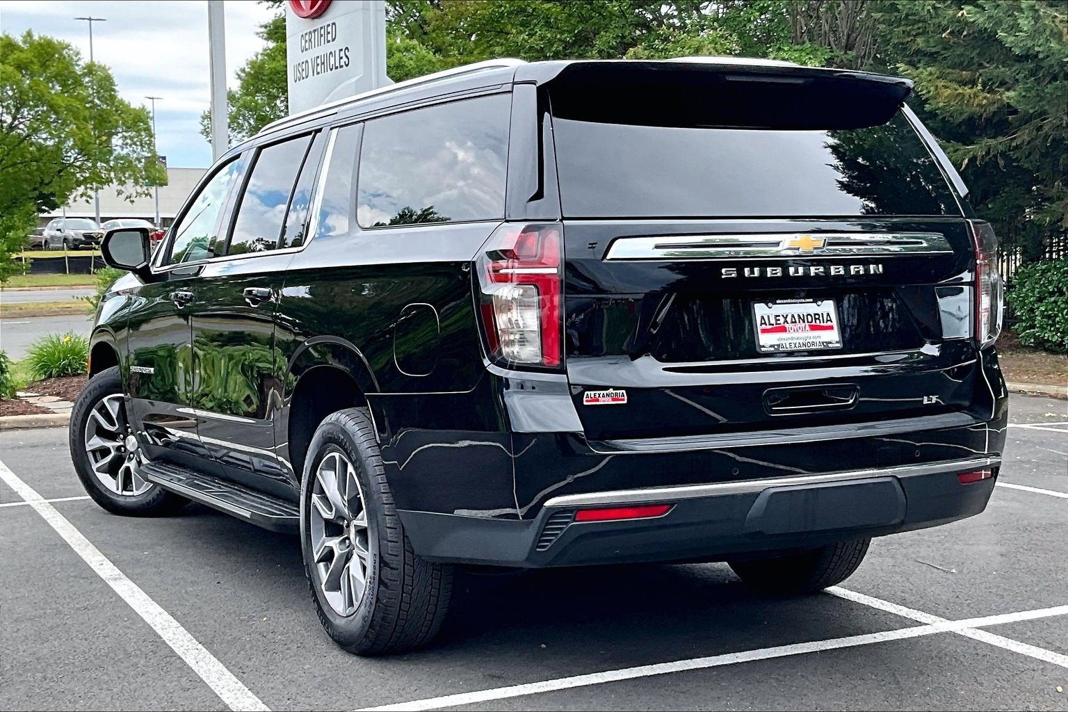 2022 Chevrolet Suburban LT