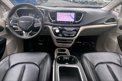 2024 Chrysler Pacifica Hybrid Select