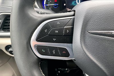 2024 Chrysler Pacifica Hybrid Select