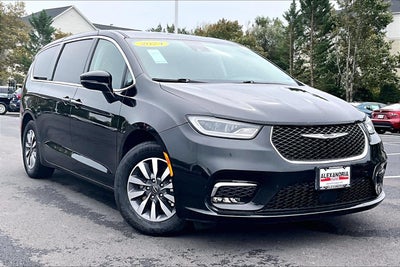 2024 Chrysler Pacifica Hybrid Select