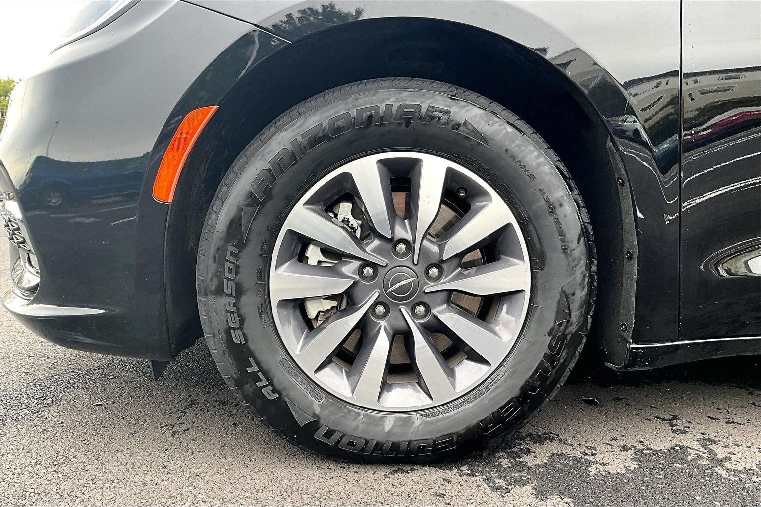 2024 Chrysler Pacifica Hybrid Select