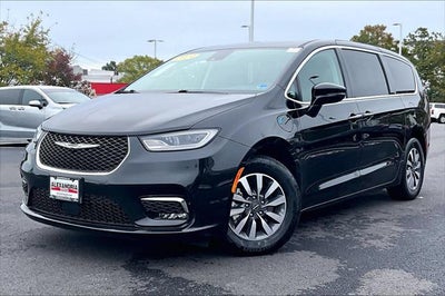 2024 Chrysler Pacifica Hybrid Select