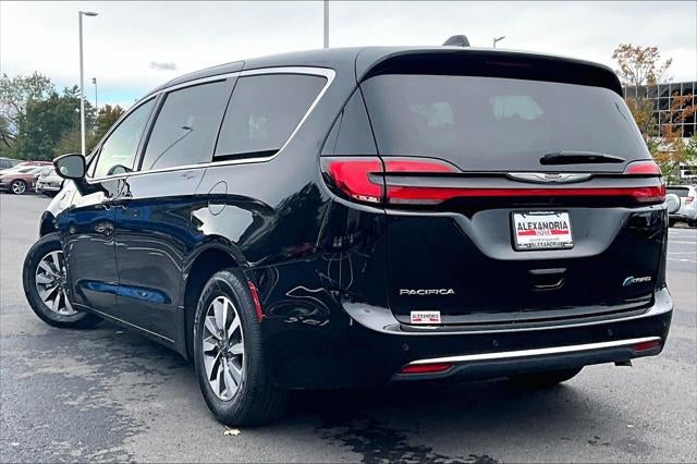 2024 Chrysler Pacifica Hybrid Select