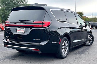 2024 Chrysler Pacifica Hybrid Select