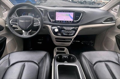 2024 Chrysler Pacifica Hybrid Select