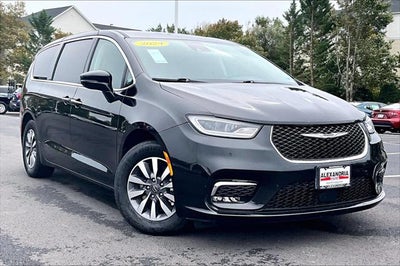2024 Chrysler Pacifica Hybrid Select
