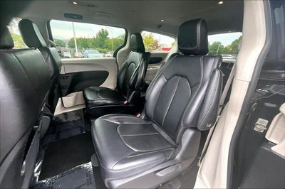 2024 Chrysler Pacifica Hybrid Select