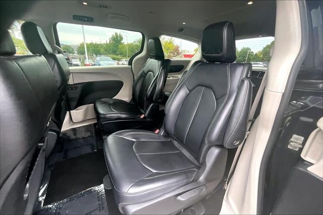 2024 Chrysler Pacifica Hybrid Select