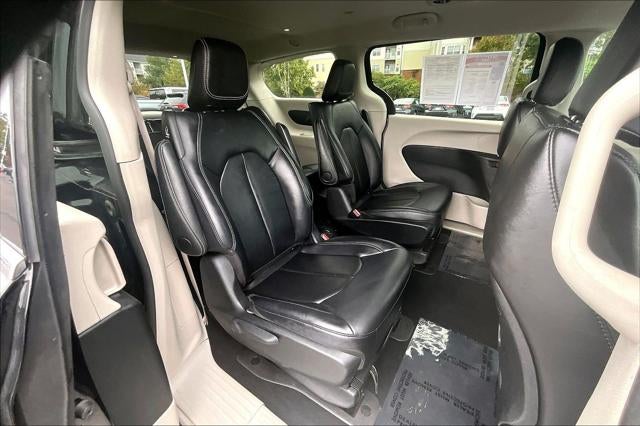 2024 Chrysler Pacifica Hybrid Select