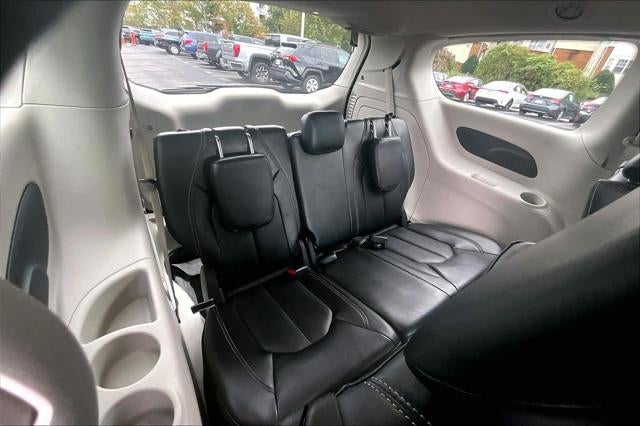 2024 Chrysler Pacifica Hybrid Select