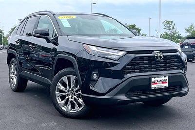 2025 Toyota RAV4 XLE Premium