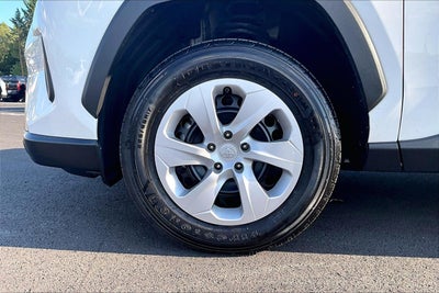 2025 Toyota RAV4 LE