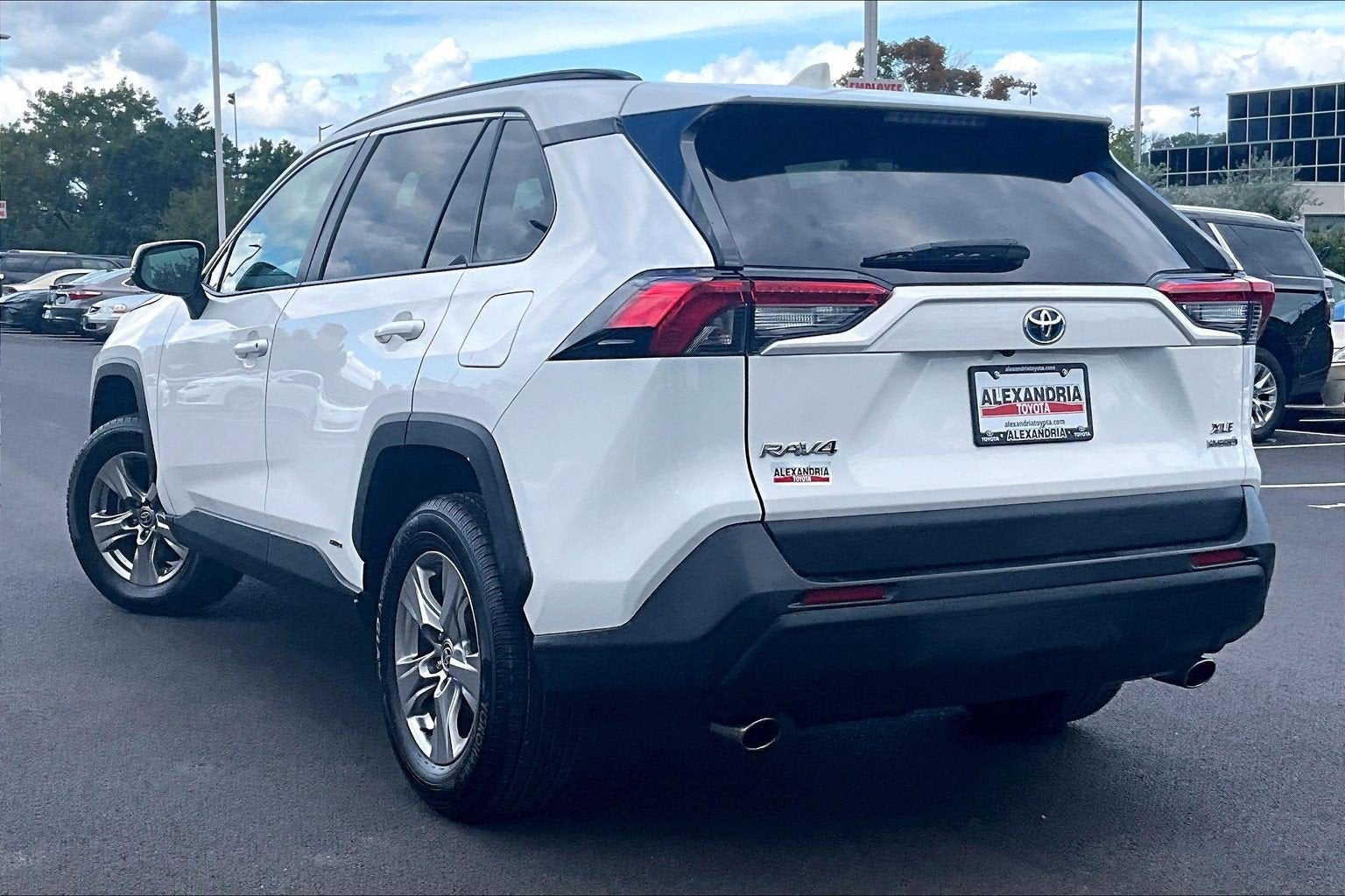 2023 Toyota RAV4 Hybrid XLE