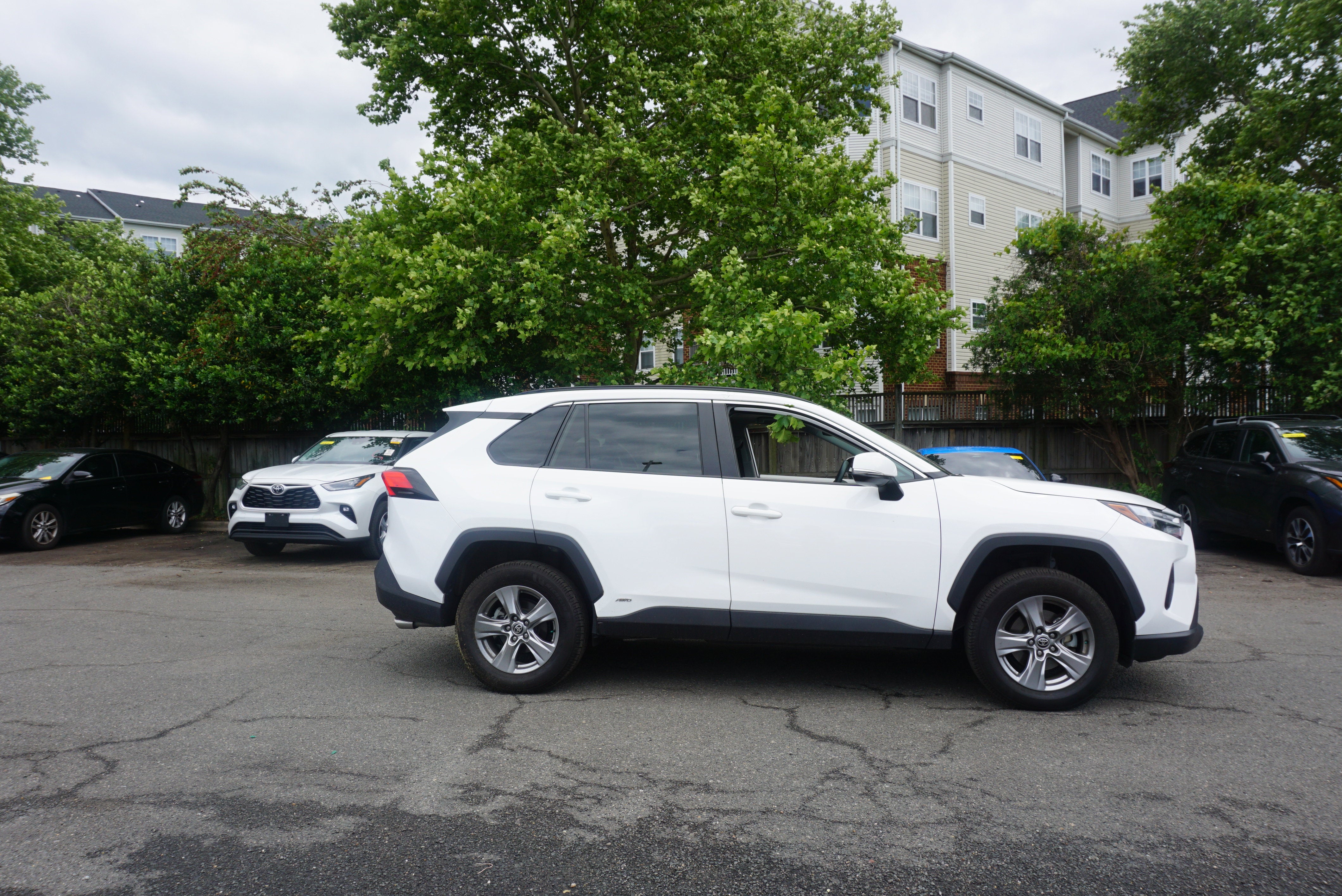 2024 Toyota RAV4 Hybrid XLE