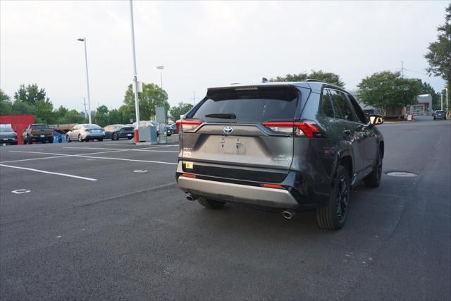 2024 Toyota RAV4 Hybrid SE