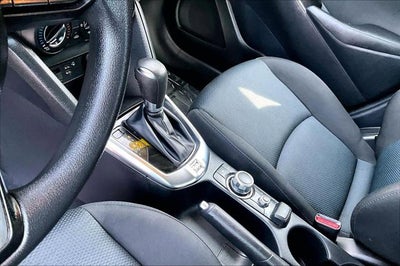 2020 Toyota Yaris Hatchback LE