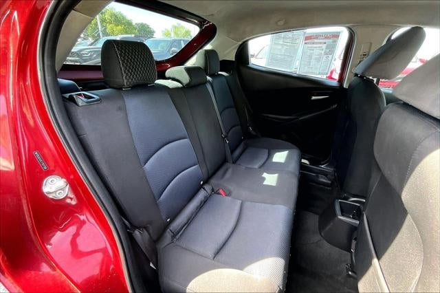 2020 Toyota Yaris Hatchback LE