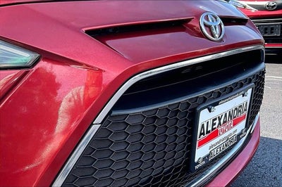 2020 Toyota Yaris Hatchback LE