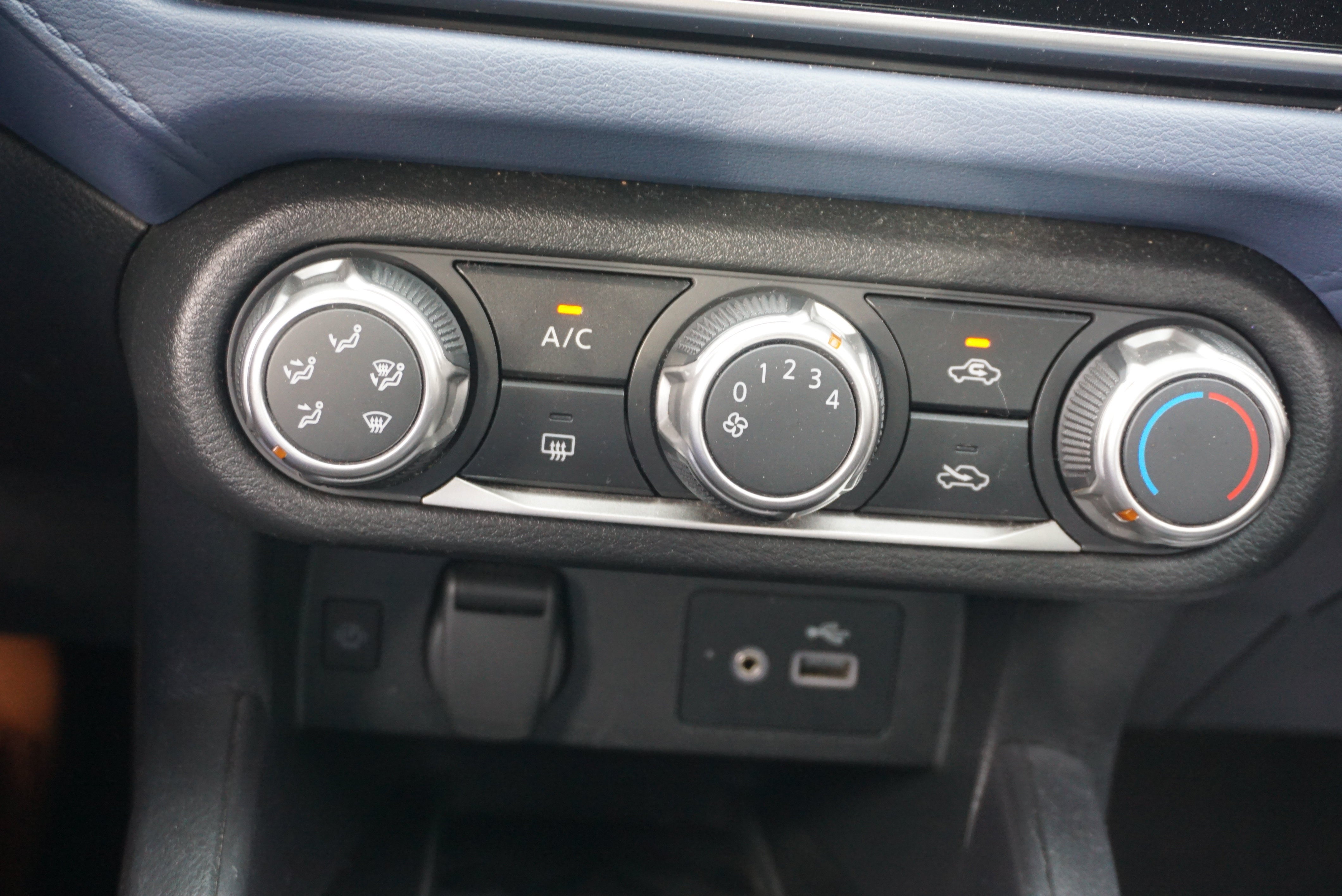 2023 Nissan Versa SV