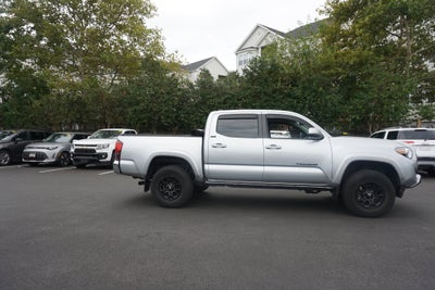 2022 Toyota Tacoma 4WD SR5