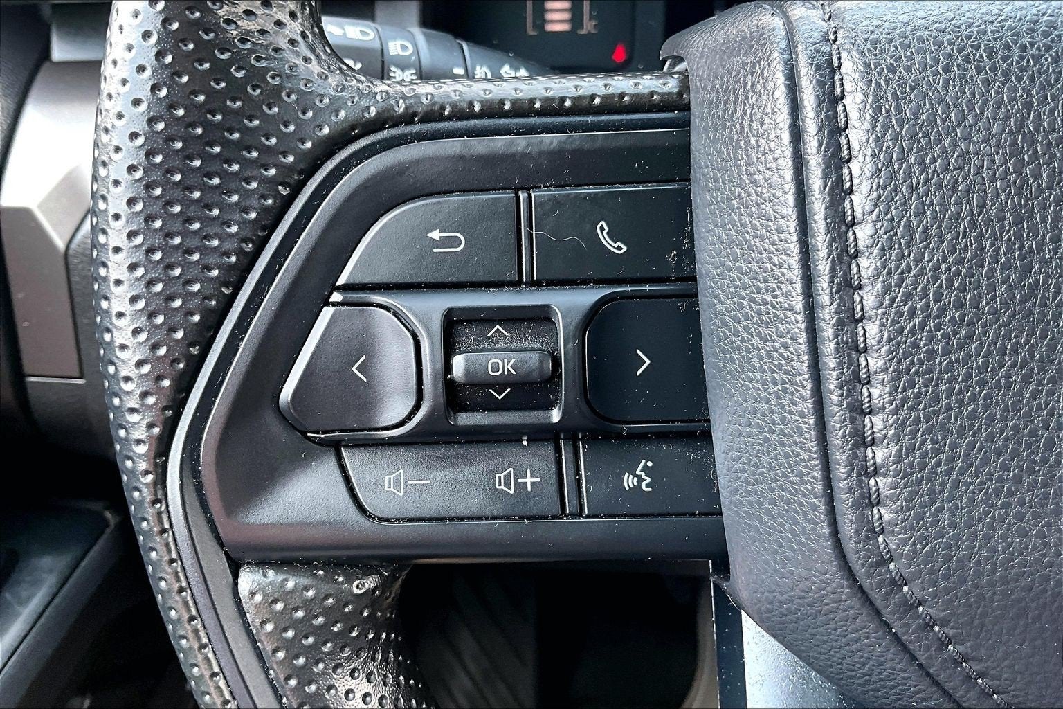 2025 Toyota Tacoma 4WD SR5