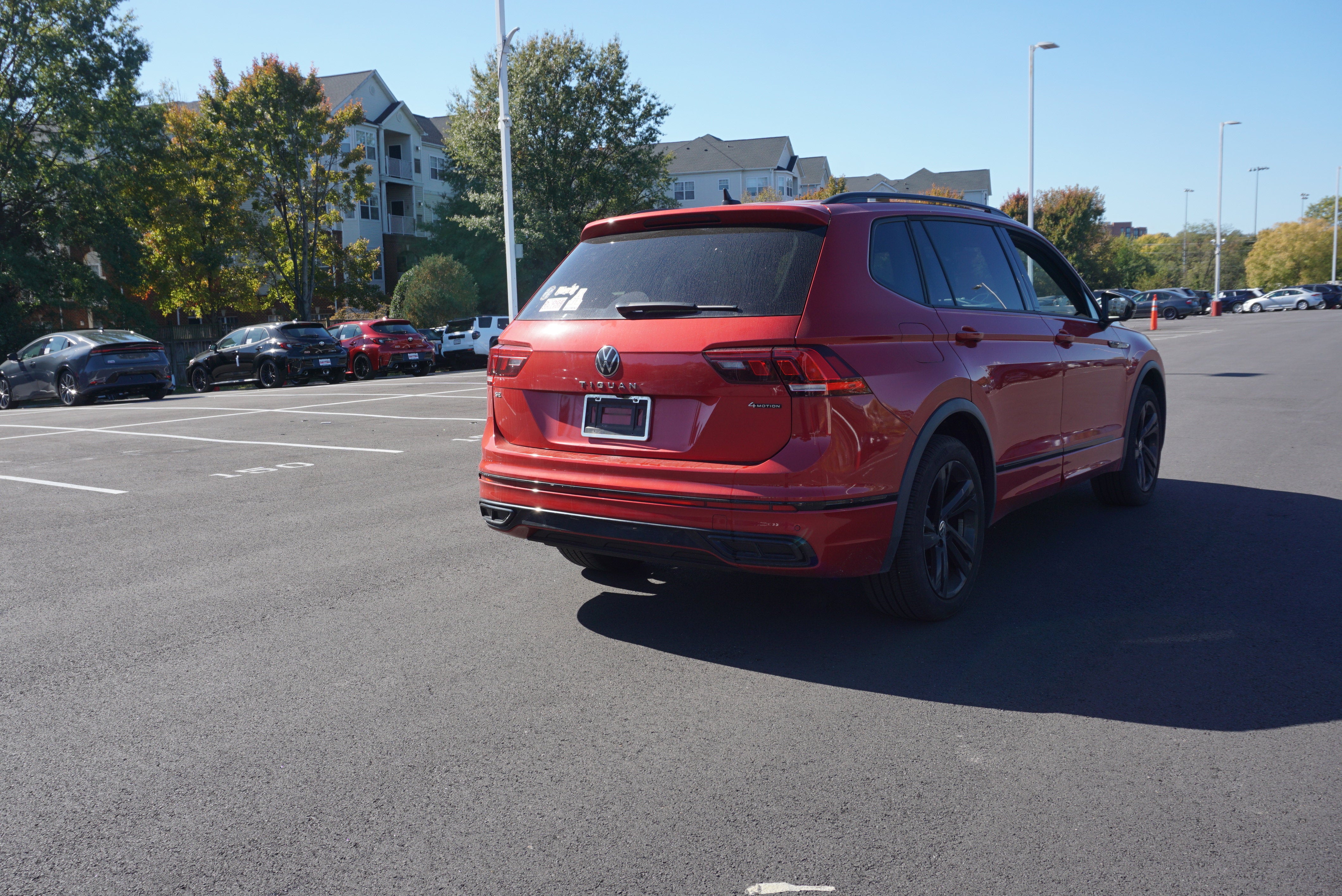 2024 Volkswagen Tiguan SE R-Line Black