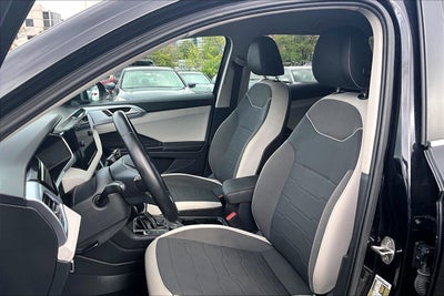 2025 Volkswagen Taos SE