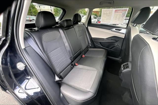 2025 Volkswagen Taos SE