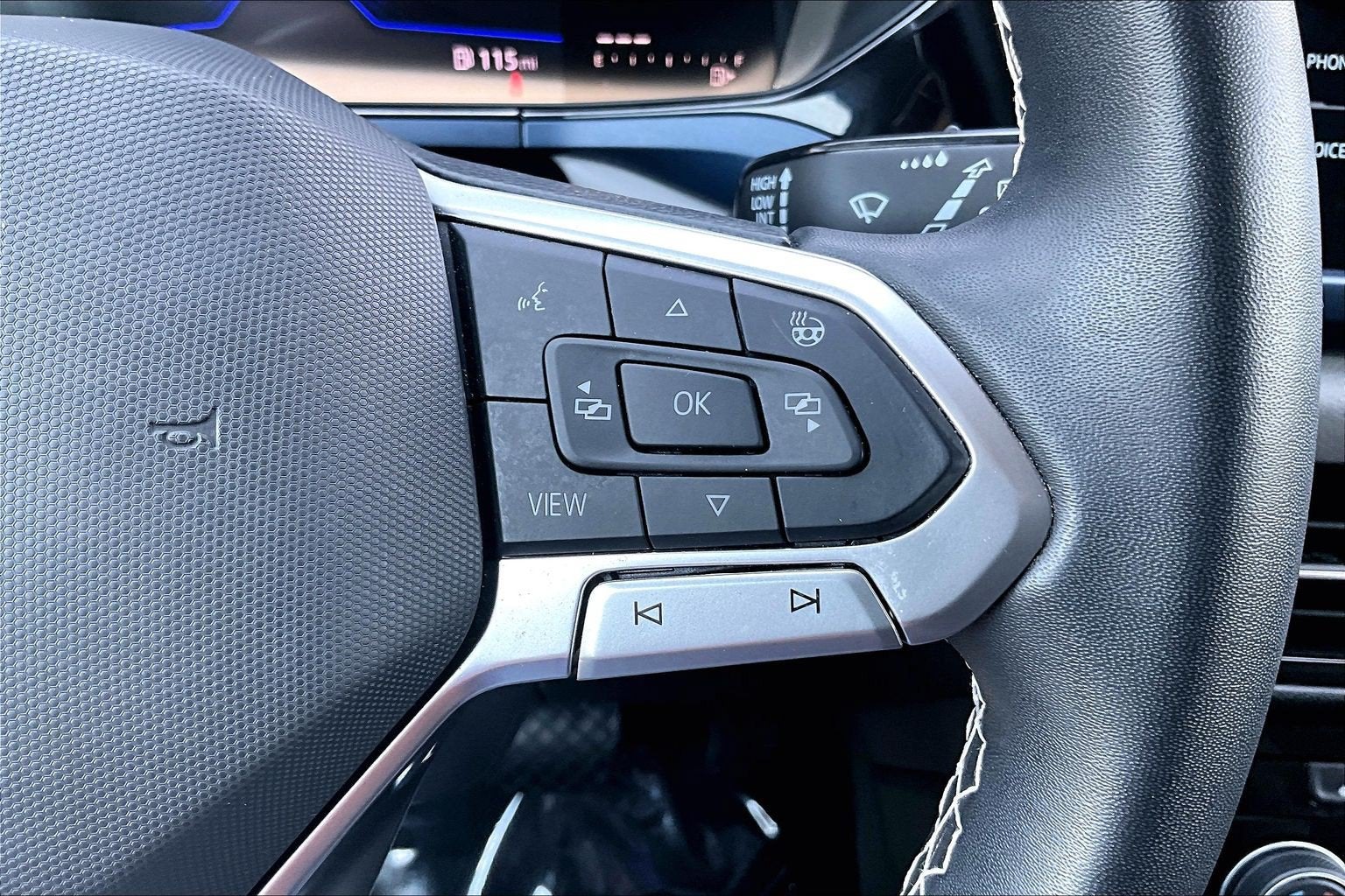2023 Volkswagen Taos SE