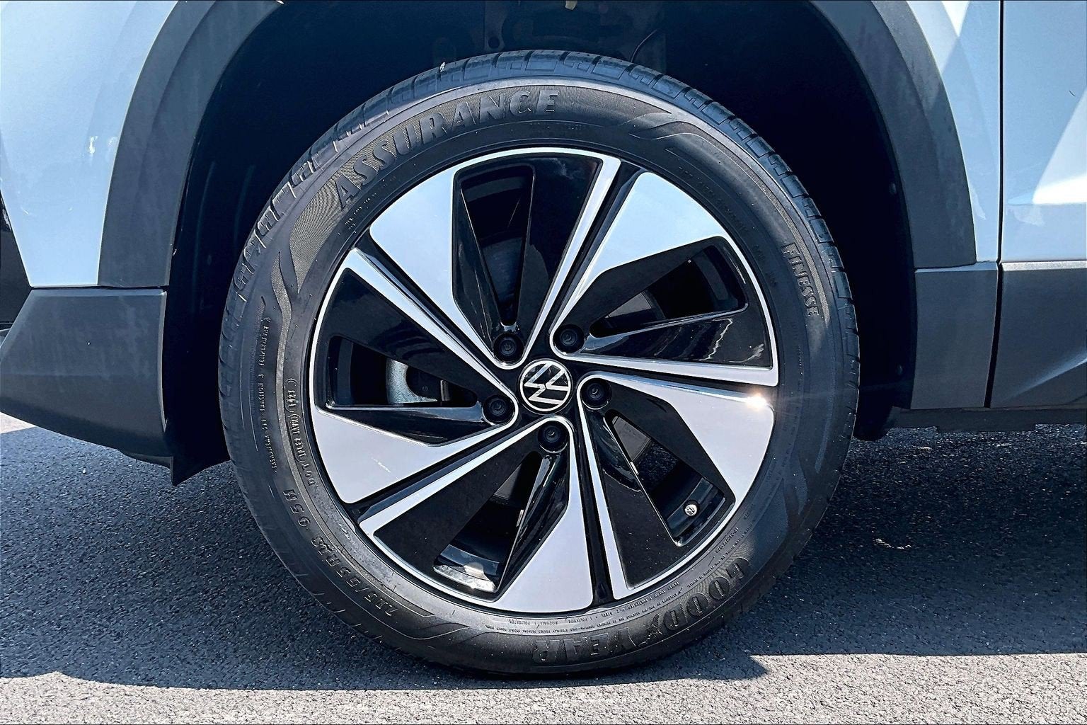 2023 Volkswagen Taos SE