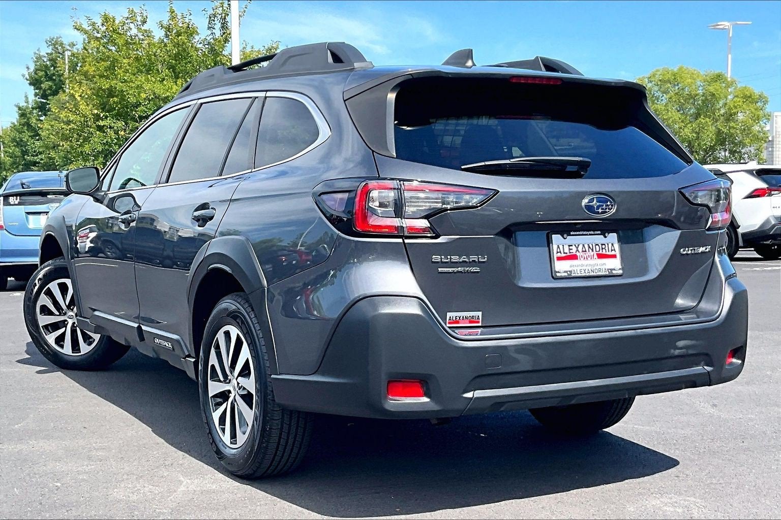 2023 Subaru Outback Premium