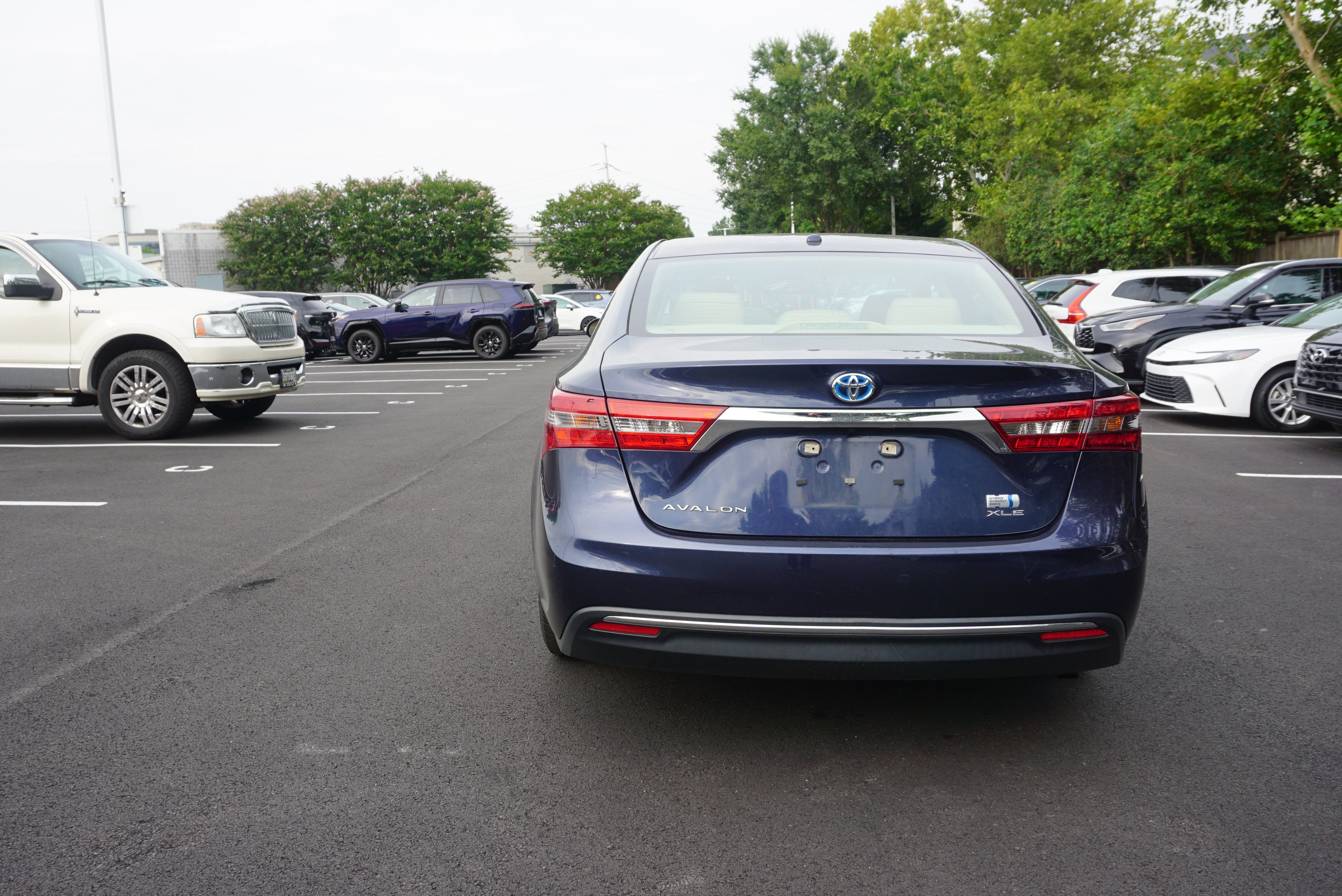 2018 Toyota Avalon Hybrid XLE Premium