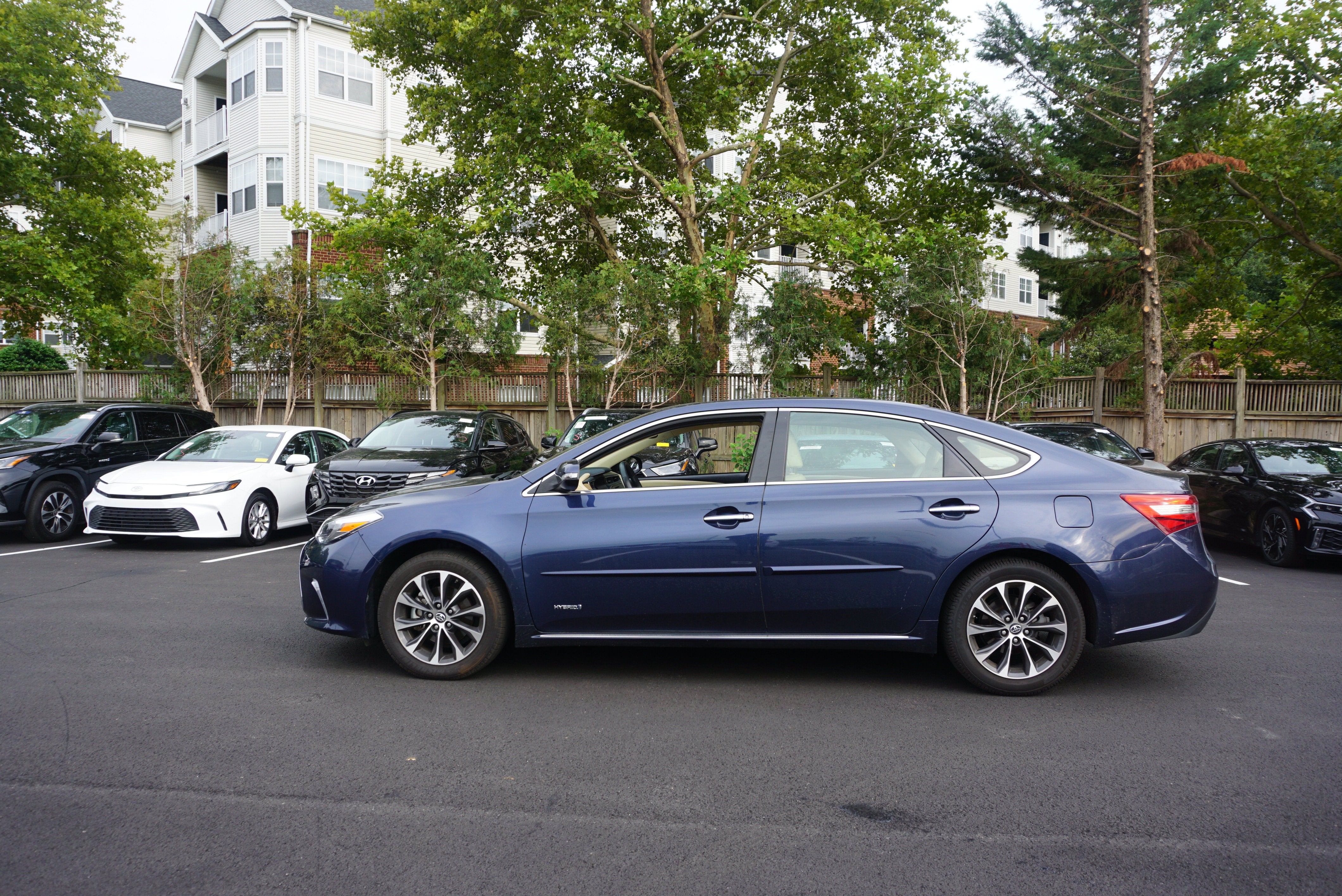 2018 Toyota Avalon Hybrid XLE Premium