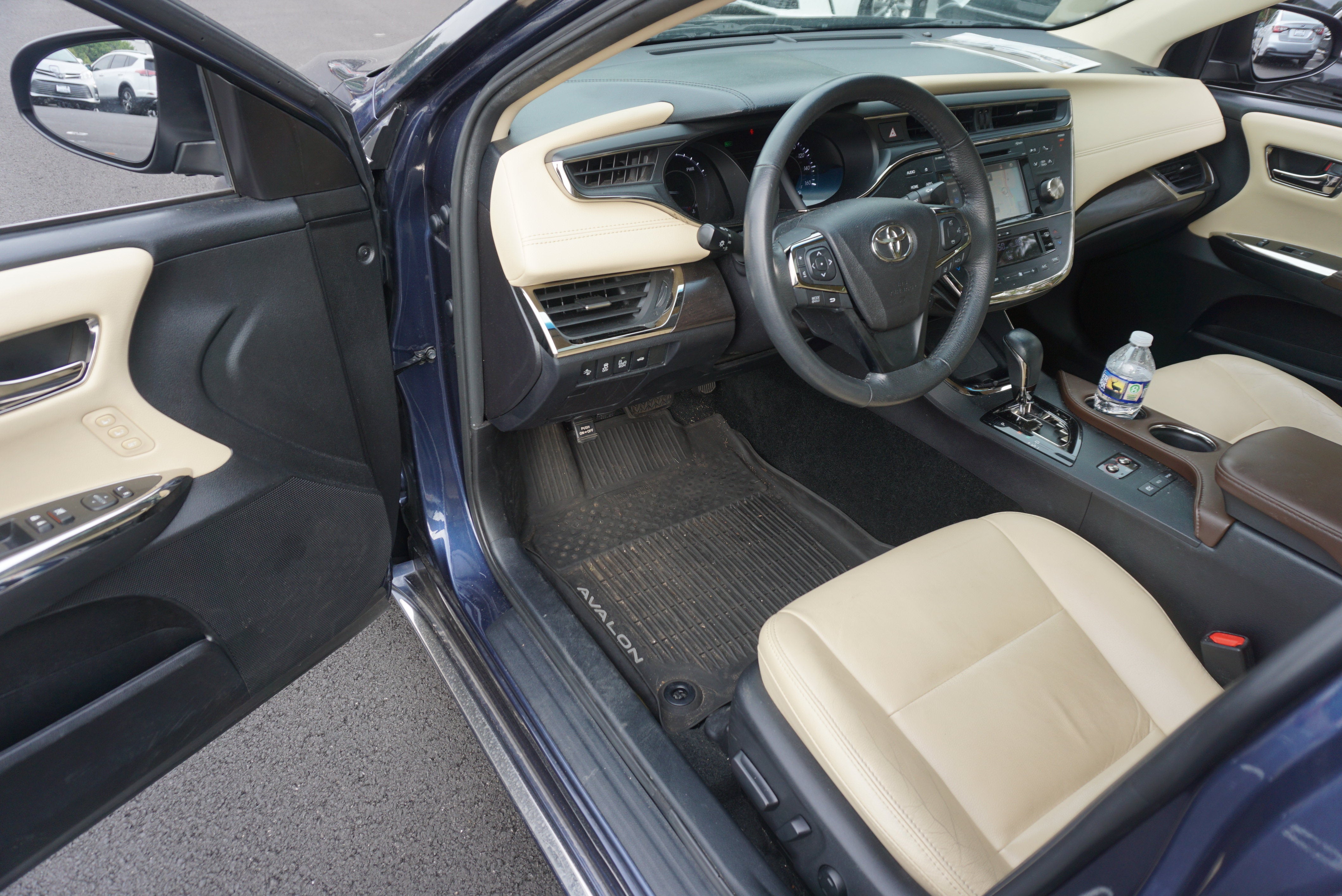 2018 Toyota Avalon Hybrid XLE Premium
