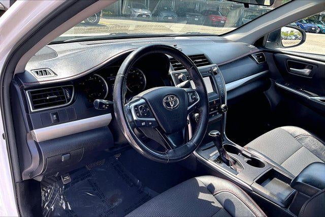 2017 Toyota Camry SE
