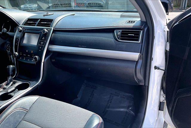 2017 Toyota Camry SE