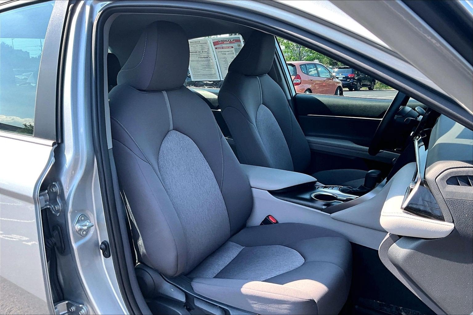 2023 Toyota Camry Hybrid LE