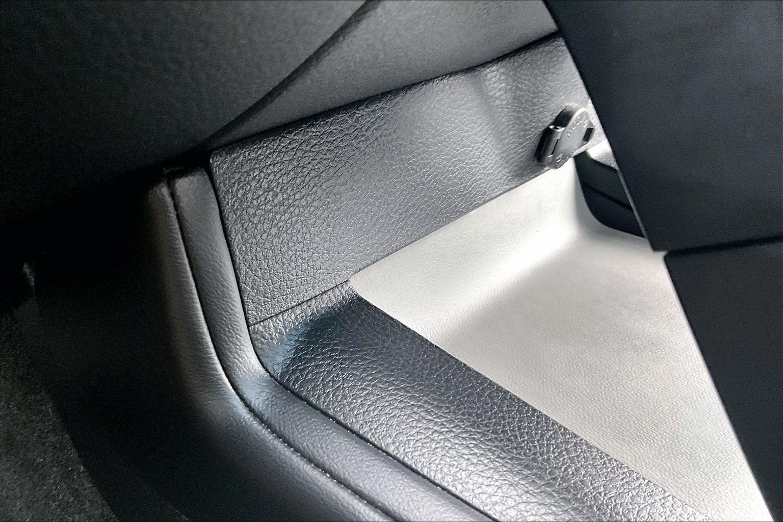 2021 Toyota Avalon Hybrid Limited
