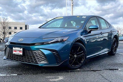 2025 Toyota Camry SE