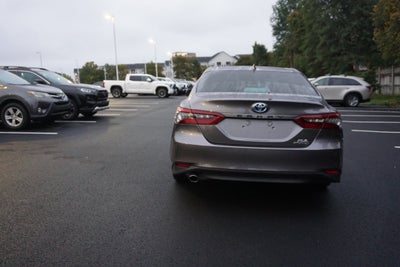 2022 Toyota Camry Hybrid XLE