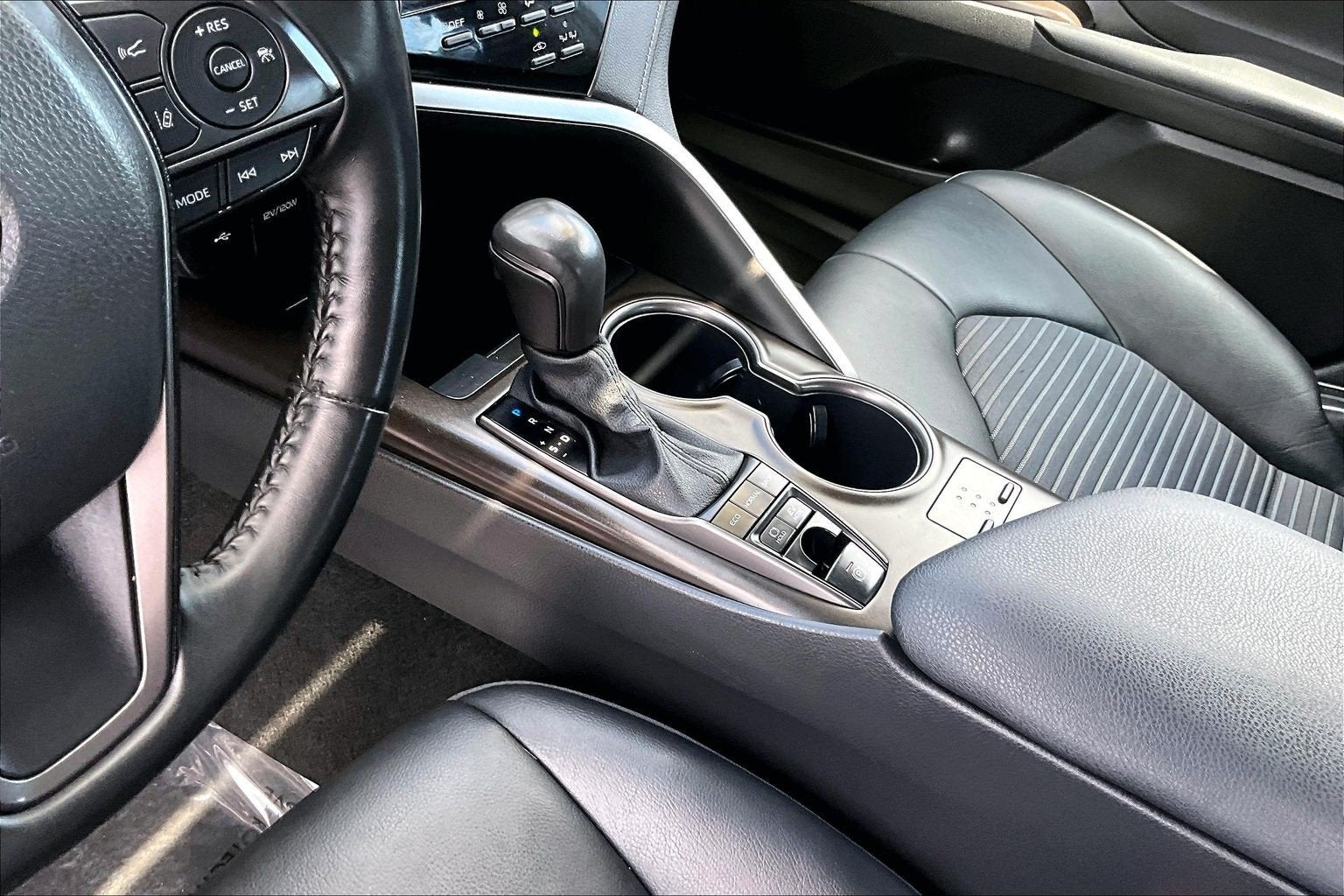 2023 Toyota Camry Hybrid SE