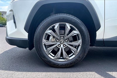 2022 Toyota RAV4 Hybrid XLE Premium