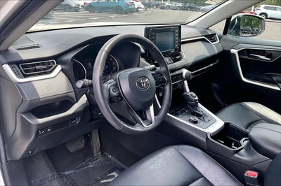 2022 Toyota RAV4 Hybrid XLE Premium