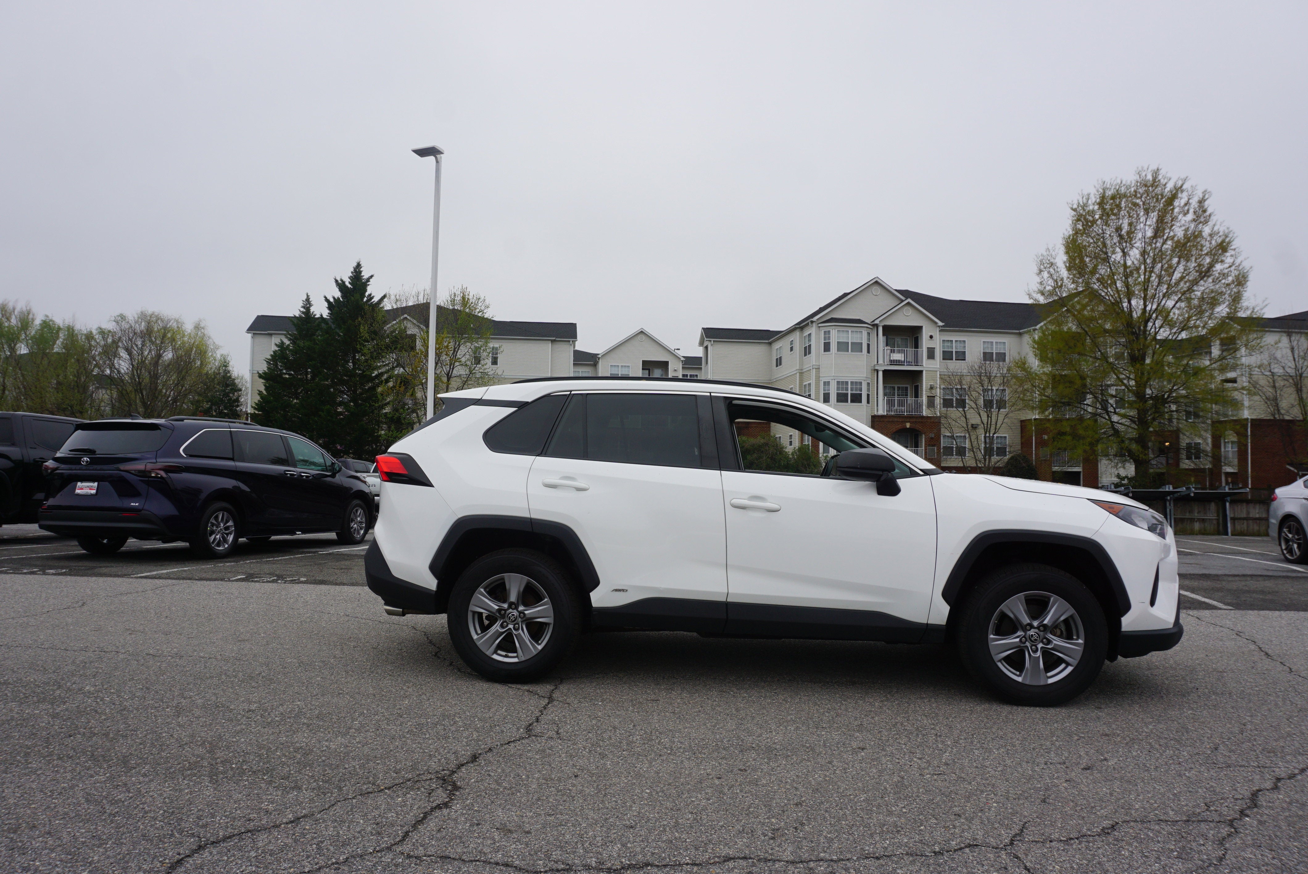 2022 Toyota RAV4 Hybrid LE
